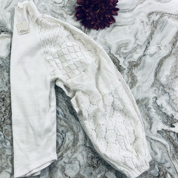 FREE PEOPLE Love Too Much Lace Sleeve Top In Ivory XS like new - Picture 11 of 13